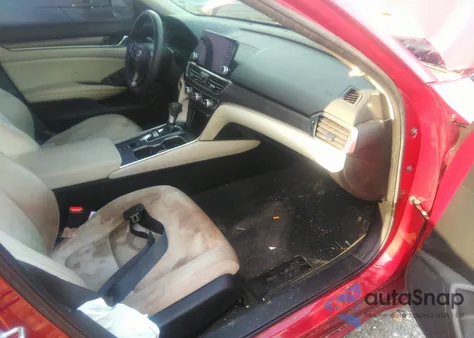 2021 Honda Accord Lx z USA, uszkodzony, nr VIN 1HGCV1F16MA063853